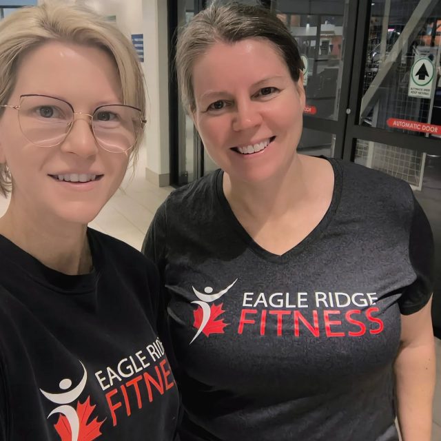 Wrapped up an early morning session with Jennifer — all smiles and feeling strong! 💪

I’ve had the joy of training her for years, and it’s been amazing to watch her grow in strength and confidence.

Now she’s taking on golf lessons and maybe one day even entering a tournament! ⛳️

So proud of her progress — both in and out of the gym. 💫

— Loving our matching Eagle Ridge Fitness shirts today! 😍

#eagleridgefitness #fitover40 #fitover50
#tricitiespersonaltrainer